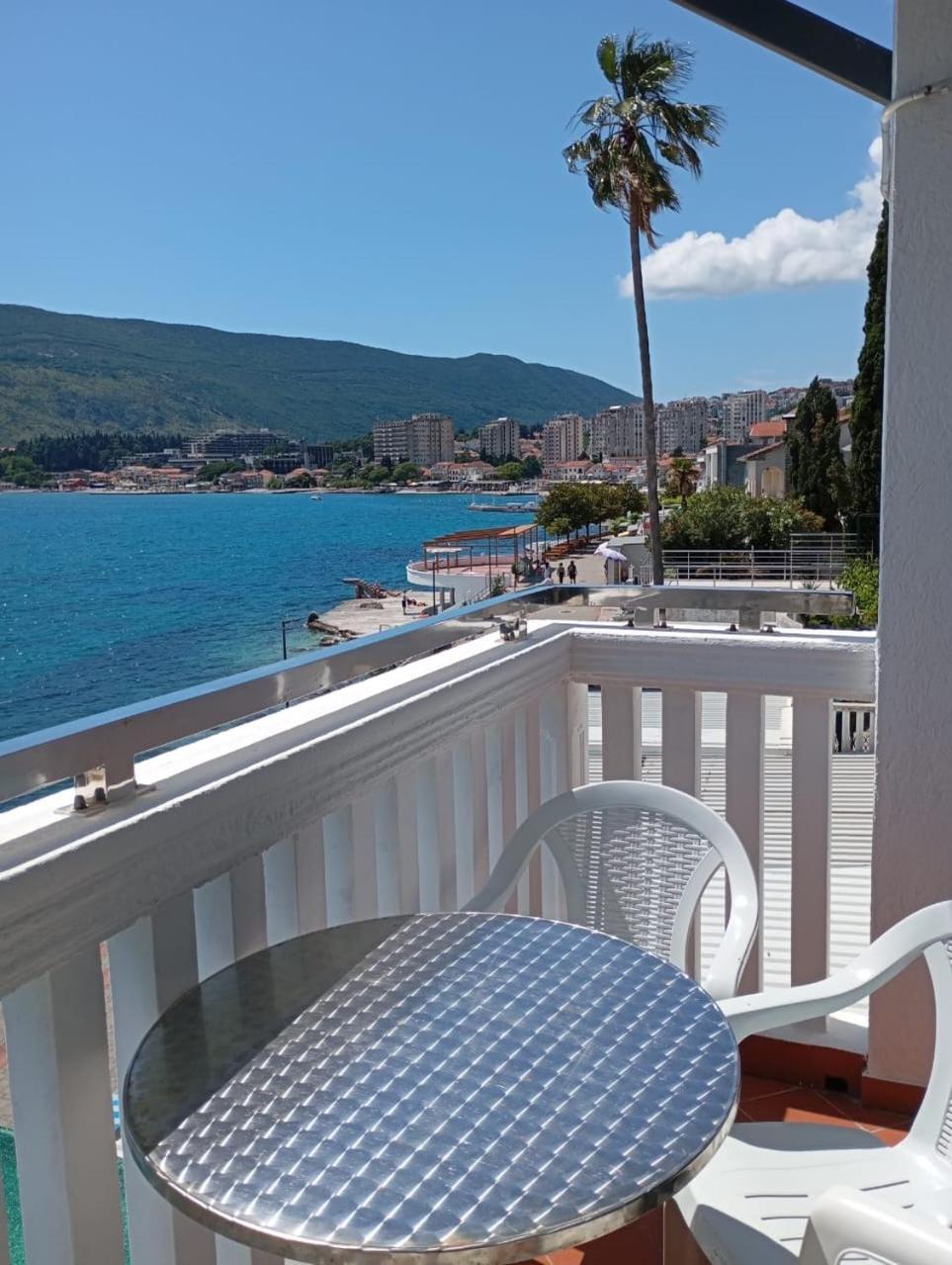 Apartments Cebra Herceg Novi Bagian luar foto