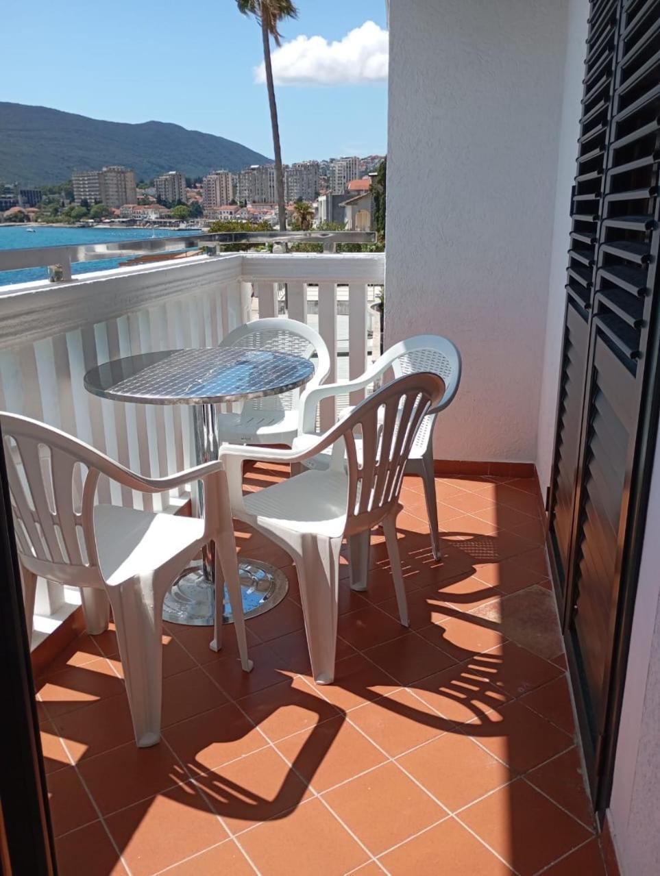 Apartments Cebra Herceg Novi Bagian luar foto