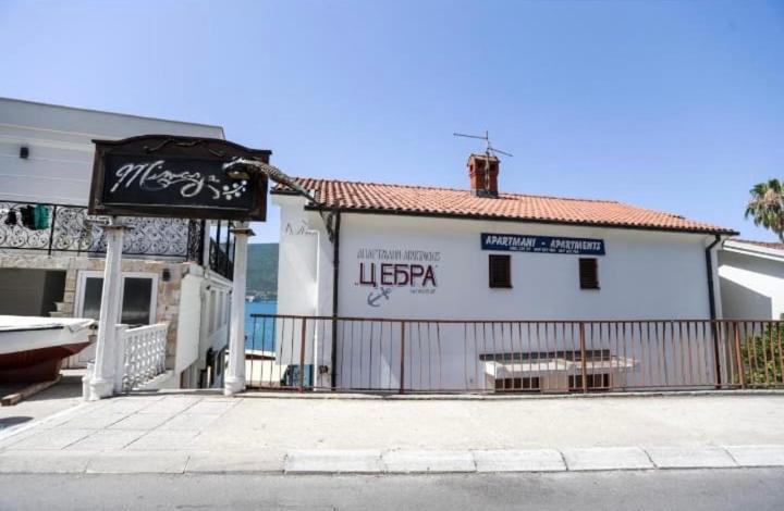 Apartments Cebra Herceg Novi Bagian luar foto
